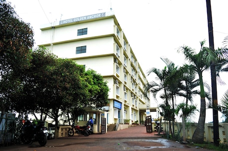 Exterior. Hotel Golden Anchor Dhamara