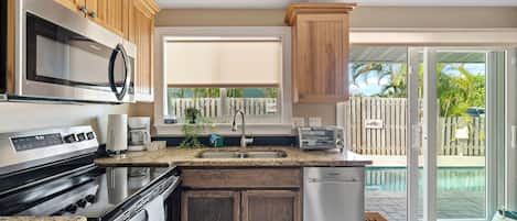 Micro-ondes, four, plaque de cuisson, lave-vaisselle