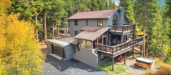Spacious 5BR Breckenridge Cabin, Game Room, Hot Tub, Minutes to Breck Ski Resort