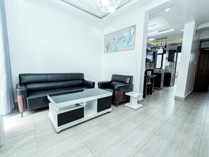 Fireplace - Beautiful 2-bedrooms Apartment in Kigali (Kigali)