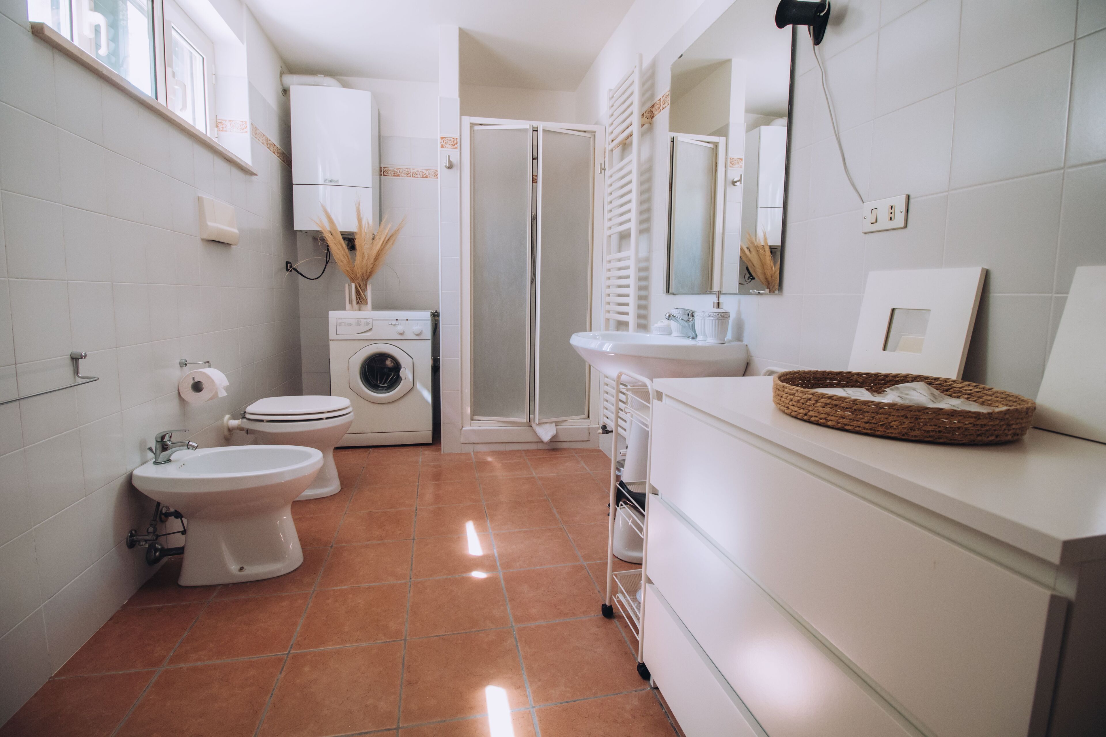 Dusche, Haartrockner, Bidet, Handtücher