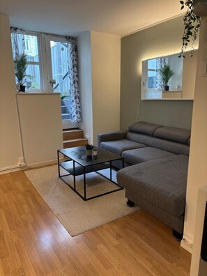 아파트, 침실 2개, 발코니, 정원 전망 | 정원