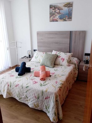1 chambre, fer et planche à repasser, Wi-Fi gratuit, draps fournis