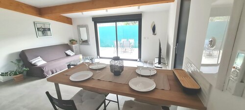 House 5 minutes from the beach, quiet yet close to all amenities.