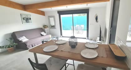 House 5 minutes from the beach, quiet yet close to all amenities.