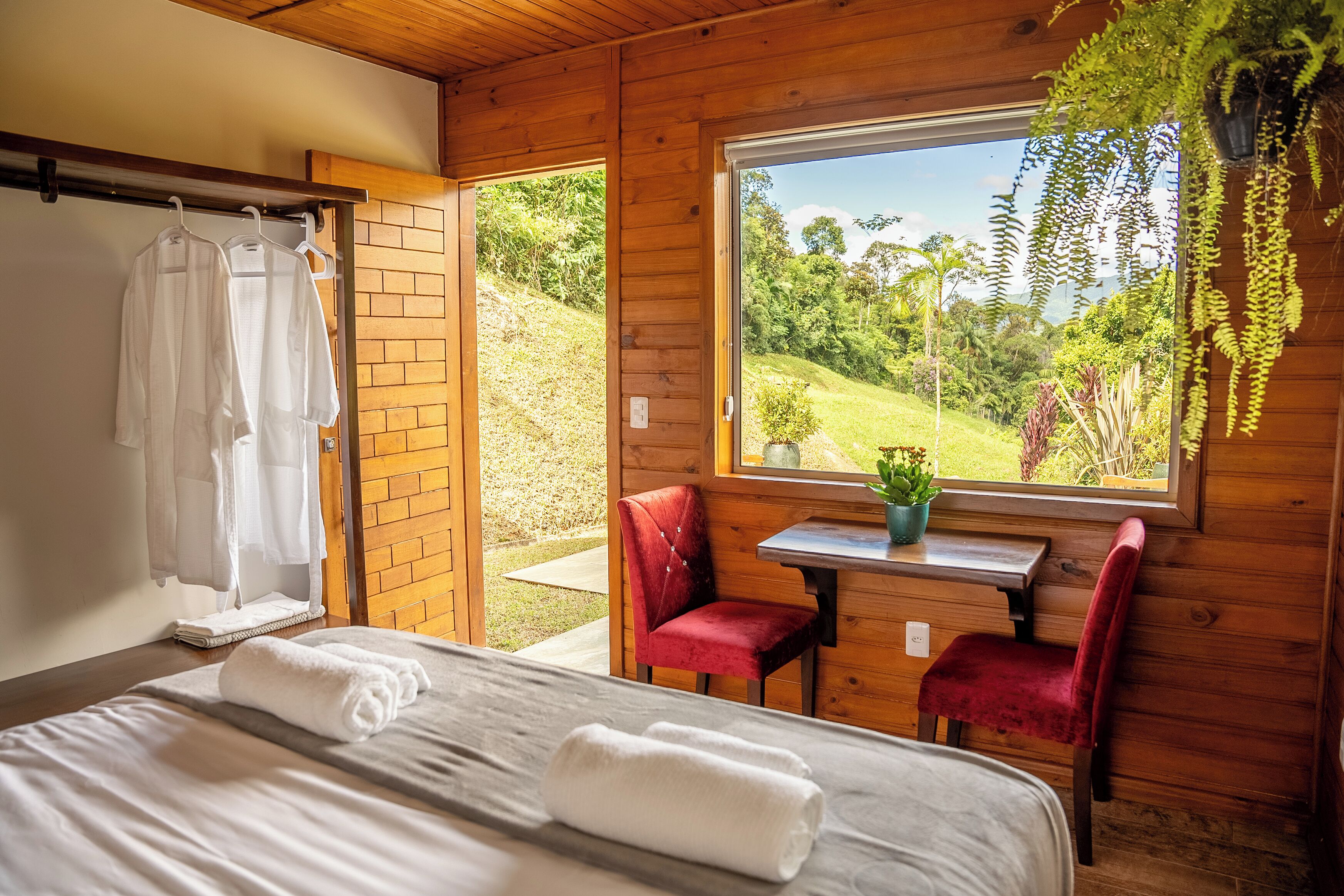 1 slaapkamer, een strijkplank/strijkijzer, internet, beddengoed