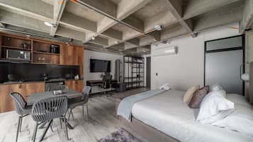 1 slaapkamer, een strijkplank/strijkijzer, beddengoed