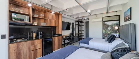 1 chambre, fer et planche à repasser, draps fournis