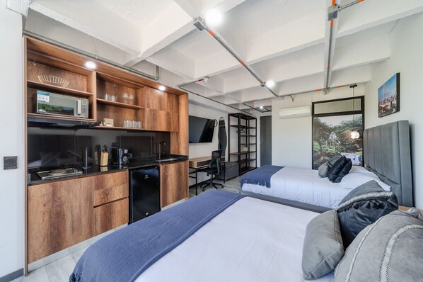 1 chambre, fer et planche à repasser, draps fournis