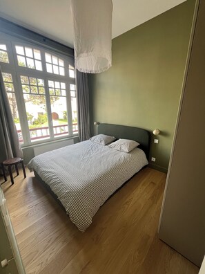 2 bedrooms, WiFi, bed sheets