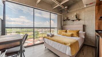 1 sovrum, strykjÀrn/strykbrÀda och sÀngklÀder