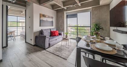 |Ahead| Stylish 2BR near airport with AC