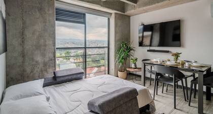 |Ahead| Stylish 2BR near airport with AC