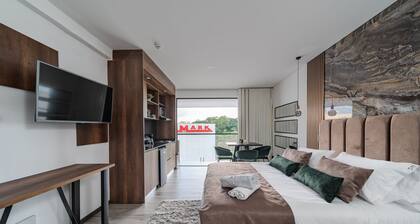 |Ahead| Chic Loft with balcony & AC