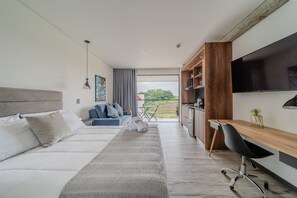 1 chambre, fer et planche à repasser, draps fournis