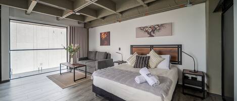 1 bedroom, bed sheets