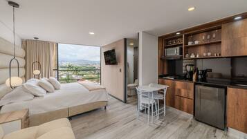 1 camera, ferro/asse da stiro, lenzuola