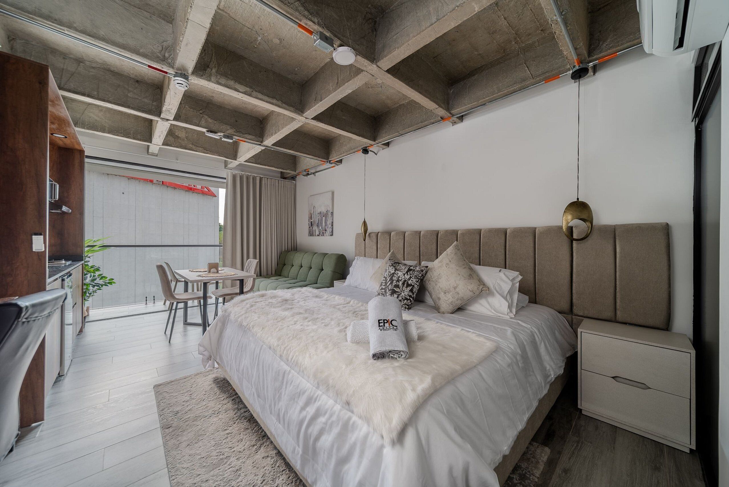 1 室のベッドルーム、アイロン / アイロン台、ベッドシーツ