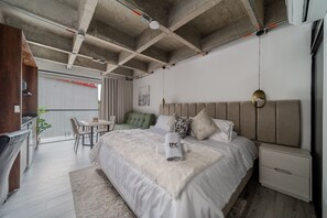 1 bedroom, iron/ironing board, bed sheets - |Ahead| Warm Loft with balcony and parking (Pereira)