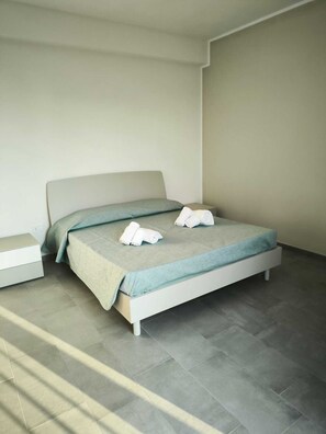 Cortines opaques i habitacions insonoritzades