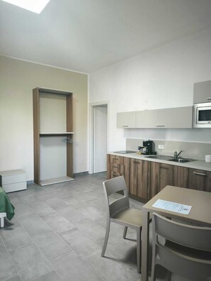 Blackout drapes, soundproofing, iron/ironing board, free WiFi