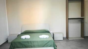 Cortinas blackout, insonorización y tabla de planchar con plancha