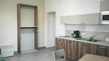 Frigorifero, microonde, pentole/stoviglie/utensili