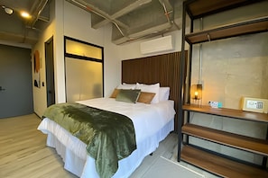 1 chambre, fer et planche à repasser, literie fournie