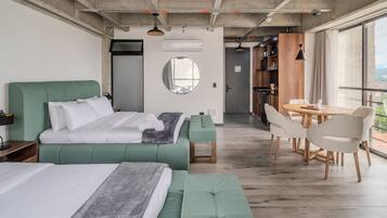 1 slaapkamer, een strijkplank/strijkijzer, beddengoed