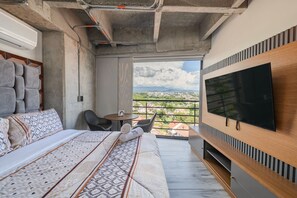 1 chambre, fer et planche à repasser, draps fournis