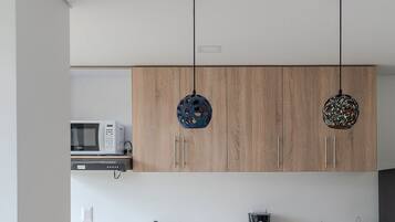 Cafetière/bouilloire, réfrigérateur