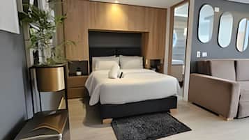 1 bedroom, desk, iron/ironing board, WiFi