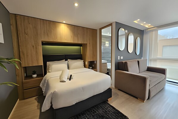 1 bedroom, desk, iron/ironing board, WiFi