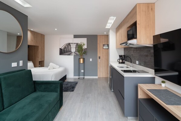 1 bedroom, iron/ironing board, bed sheets