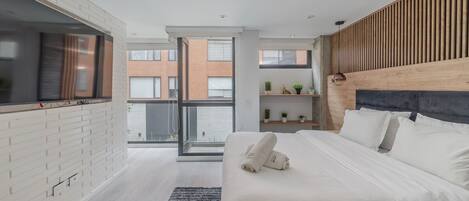 2 bedrooms, iron/ironing board, bed sheets