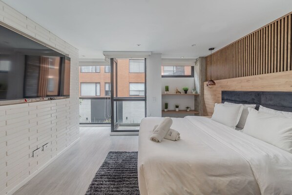 2 chambres, fer et planche à repasser, draps fournis