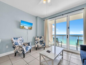 公寓客房, 多張床 (Sunrise Beach #1707) | 起居區