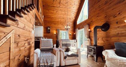 Chalet Le Malpic, Laurentides, Bord de l'eau, en pleine nature. Animaux acceptés