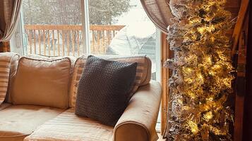 Televisie en een open haard