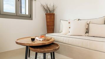 Suite with Pool Access | In-room safe, soundproofing, iron/ironing board, free WiFi