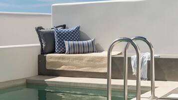 In-room safe, soundproofing, iron/ironing board, free WiFi