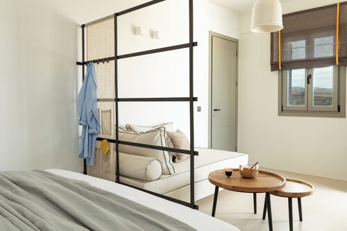 Chora Kythnos Suites