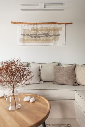 Junior Suite | In-room safe, soundproofing, iron/ironing board, free WiFi - Chora Kythnos Suites (Kithnos)