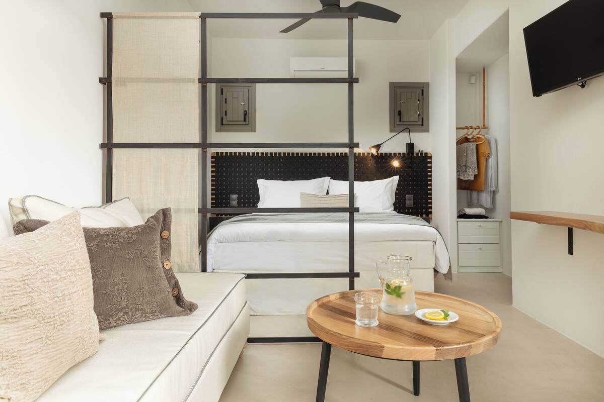 Horizon Suite | In-room safe, soundproofing, iron/ironing board (on request)