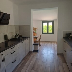 Mikrowelle, Ofen, Herdplatte, Geschirrspüler