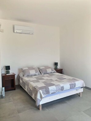 WiFi, bed sheets