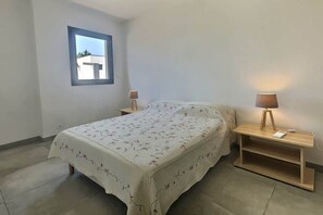 3 bedrooms, WiFi, bed sheets