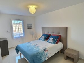 1 bedroom, WiFi, bed sheets - 150 m from the beach – Charming apartment (Vias)