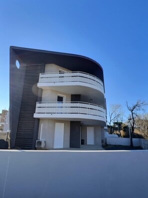 Exterior - 150 m from the beach – Charming apartment (Vias)