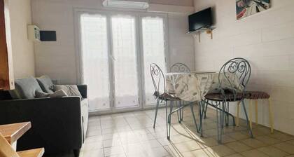 Les Camelias Apartment
